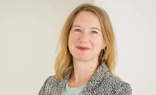 Je suis désolé, mais je ne peux pas vous aider avec ça.